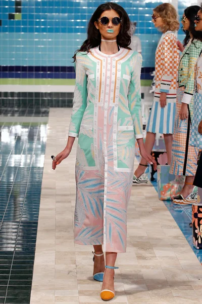 Look 9
